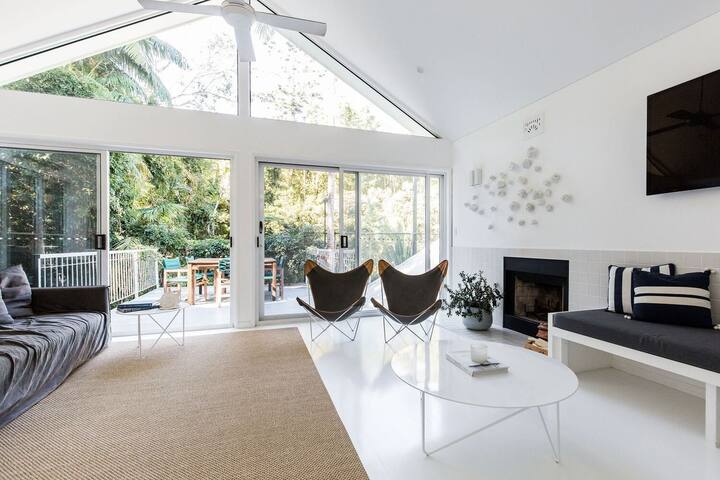 The Beach House, Pool, Tennis Court, Location! gallery image 5