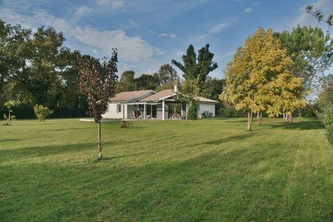 House for 6, Pool, large garden