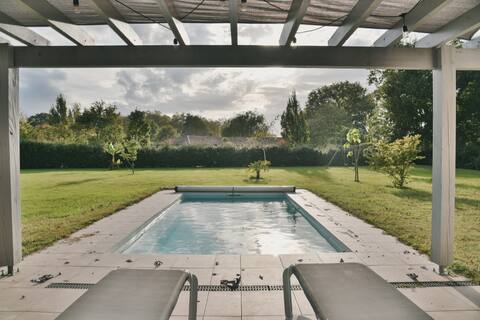 House for 6 swimming pool and garden