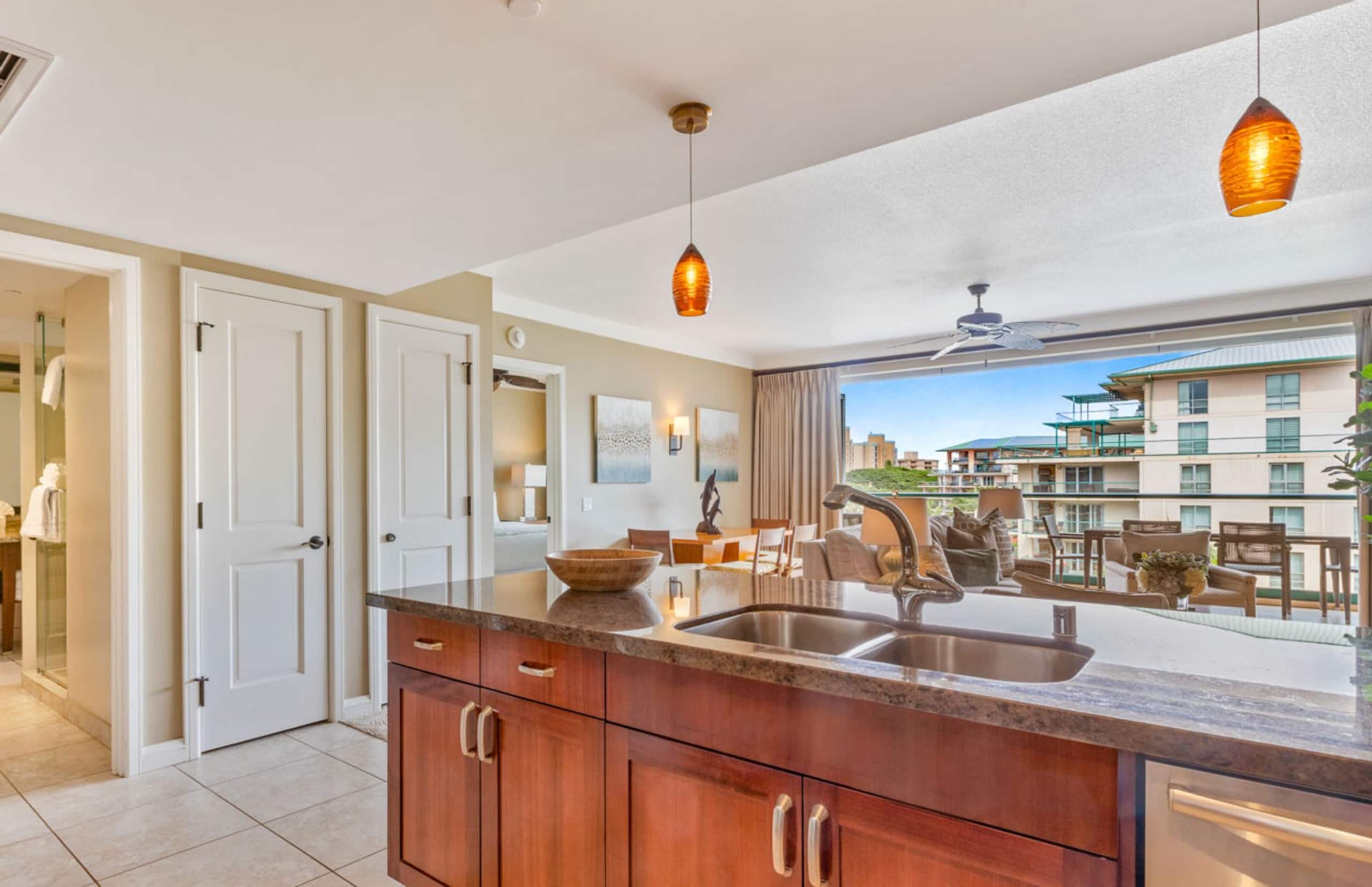Condo in Lahaina · ★5.0 · 2 bedrooms · 3 beds · 2 baths - Image 7