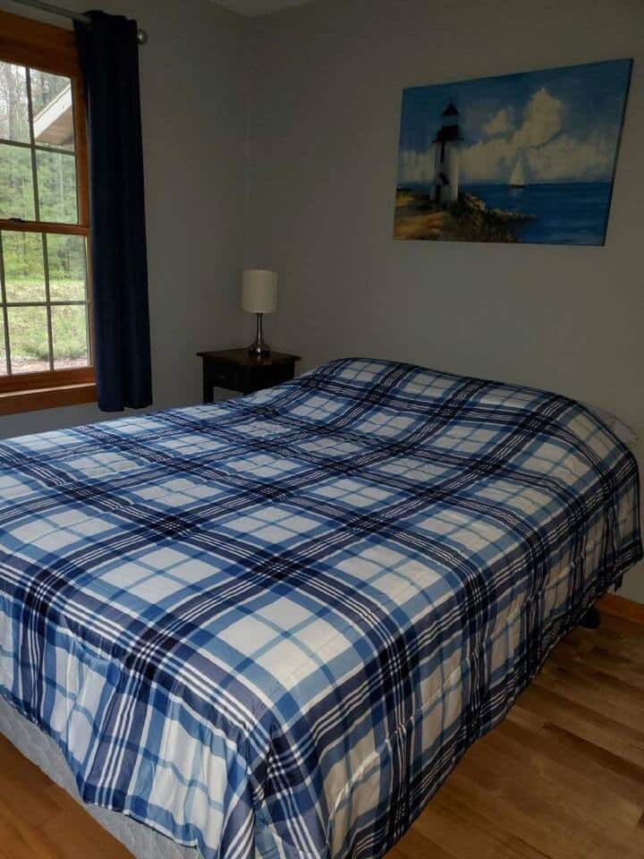 Chambre n °2 au niveau principal avec lit Queen Size