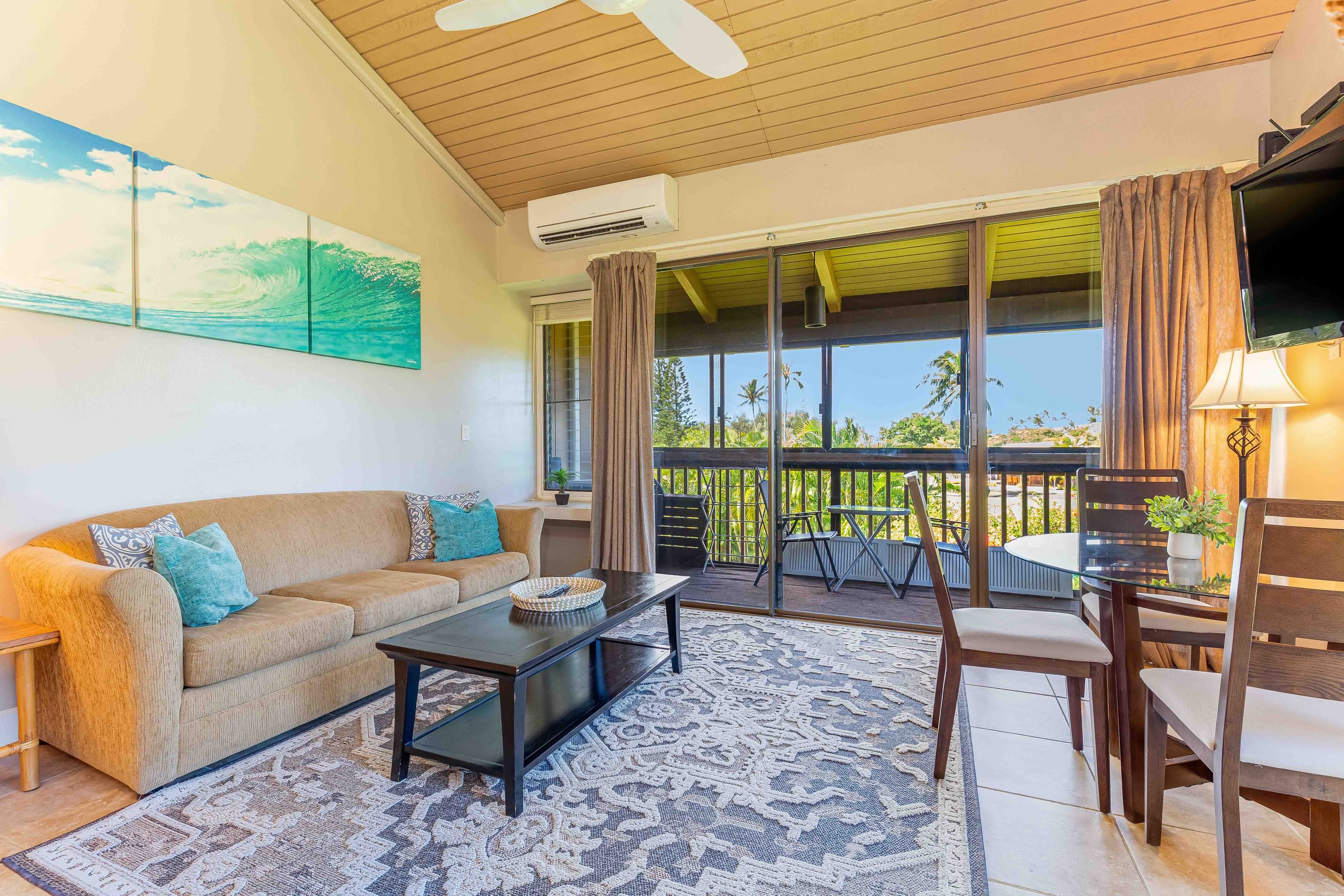 Condo in Kahuku · ★4.66 · 2 bedrooms · 4 beds · 2.5 shared baths - Image 5