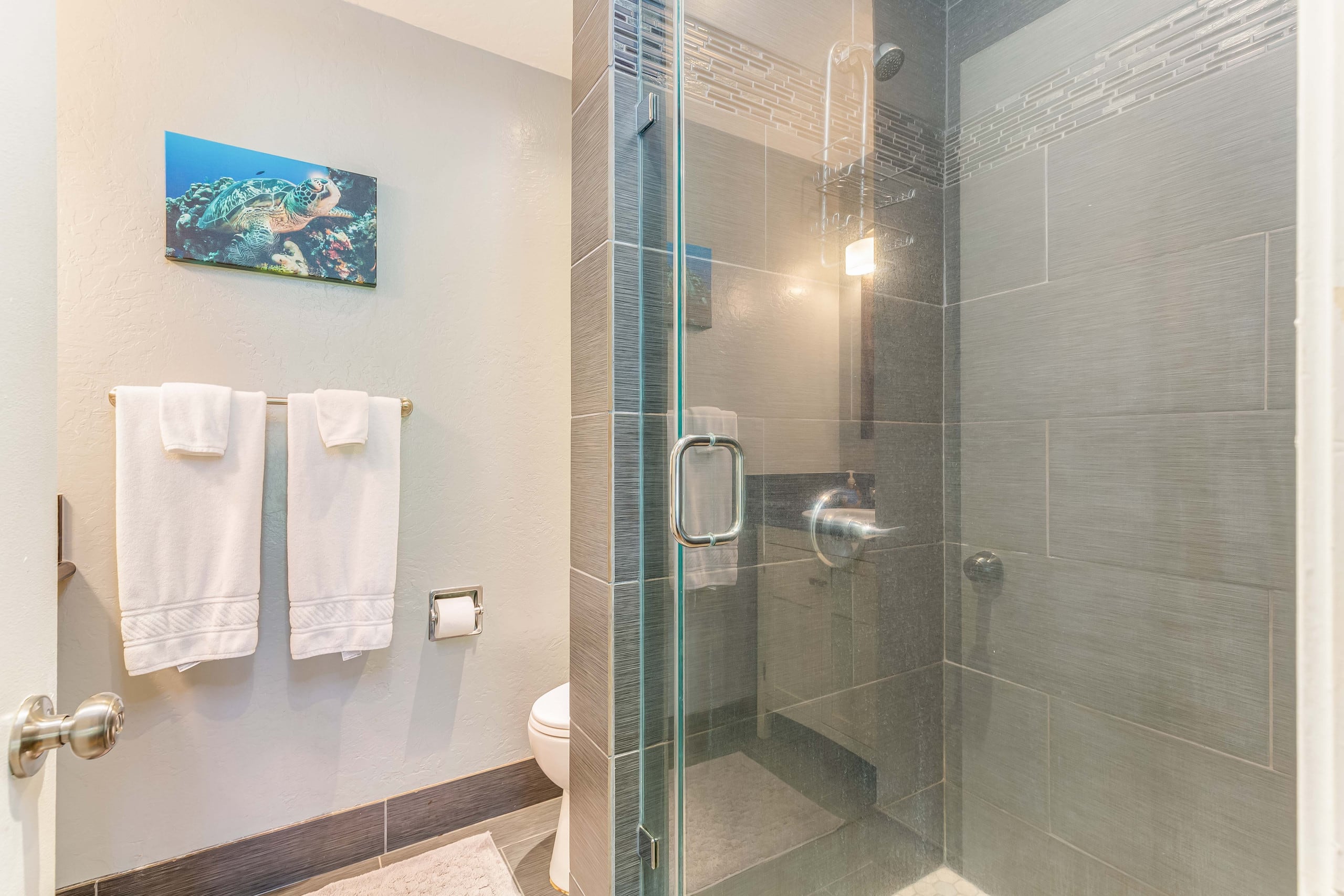 Condo in Kahuku · ★4.66 · 2 bedrooms · 4 beds · 2.5 shared baths - Image 12