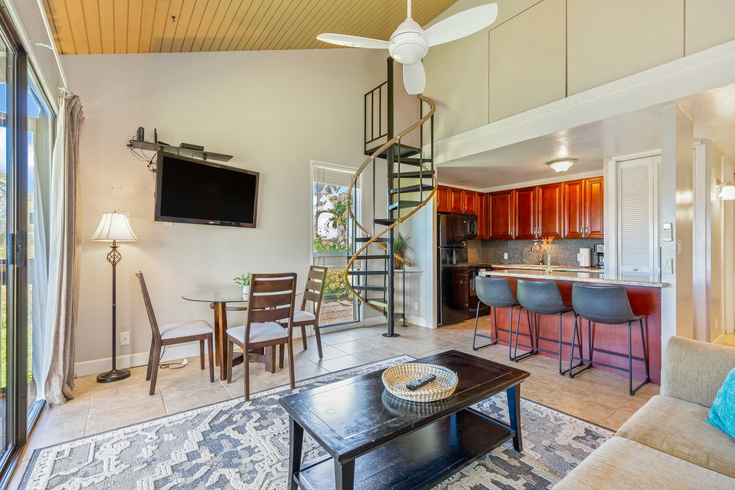 Condo in Kahuku · ★4.66 · 2 bedrooms · 4 beds · 2.5 shared baths - Image 7