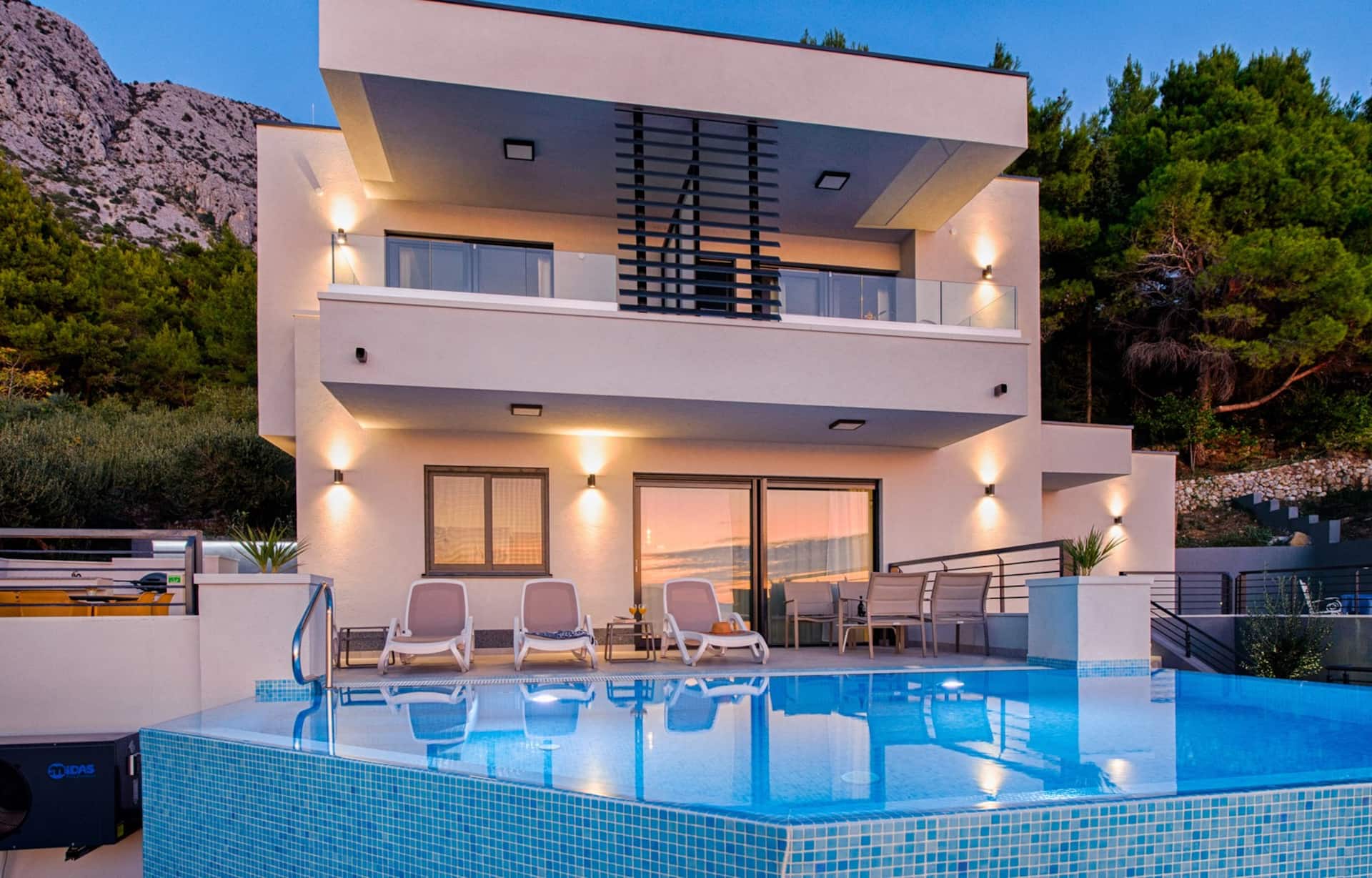 ctpo285 - Nova moradia construída com piscina aquecida perto da praia para 6 + 2 pessoas em Makarska-Živogošce