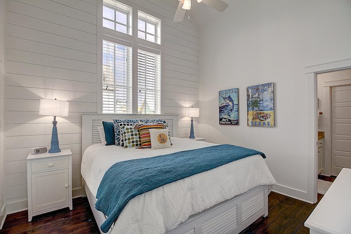 Dhoma e gjumit "King" në katin e dytë. 