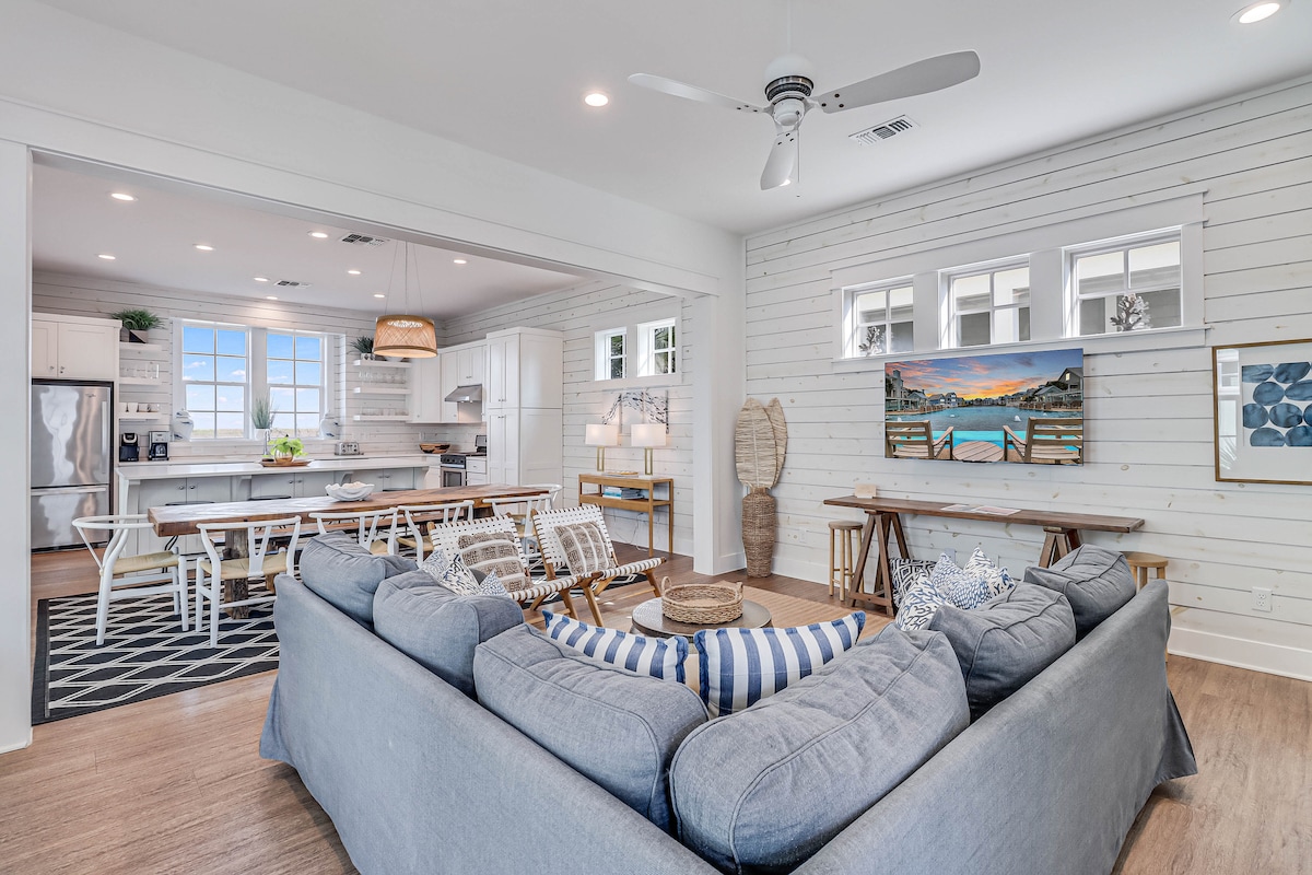 起居区，一楼。 