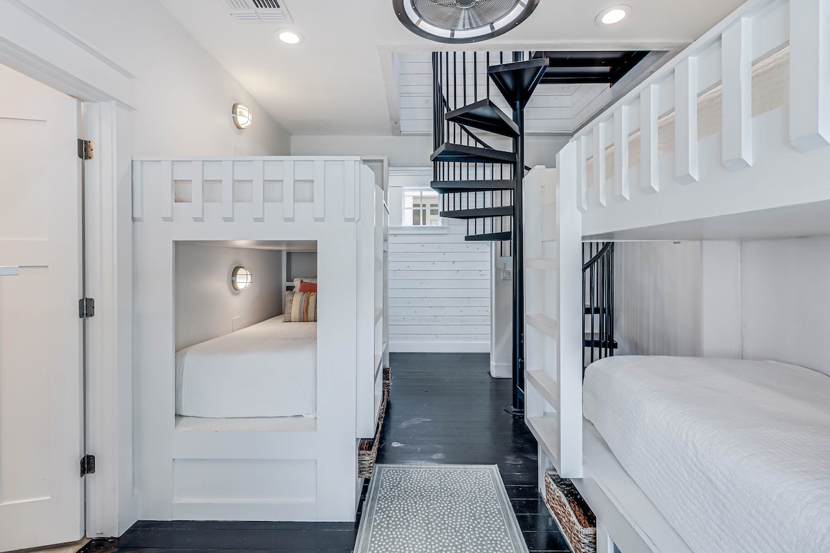 上下铺房， 2楼。 