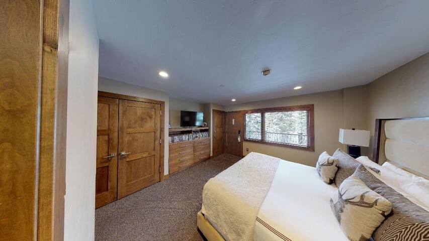Manor Vail Lodge Reservations Team managed Airbnb listing 2