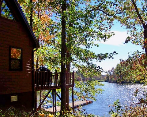 Hocking Hills Lake Gem w/ Hot Tub, Dock, 100 Acres