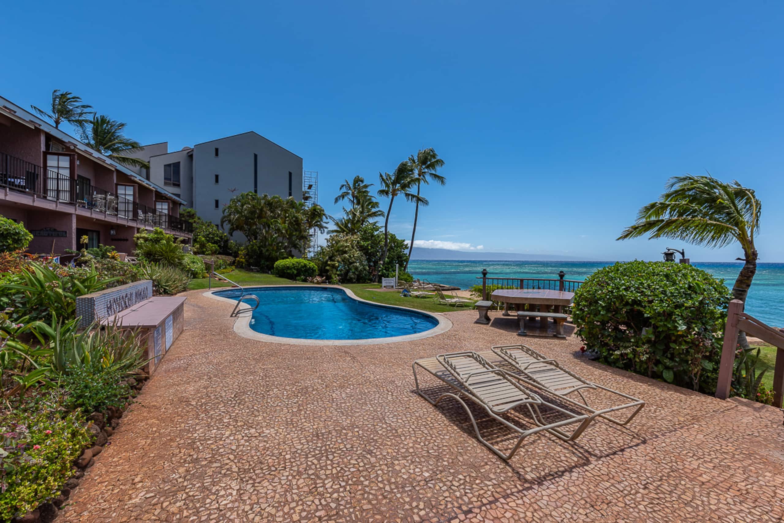 Condo in Lahaina · ★4.91 · 2 bedrooms · 3 beds · 1 bath - Image 9