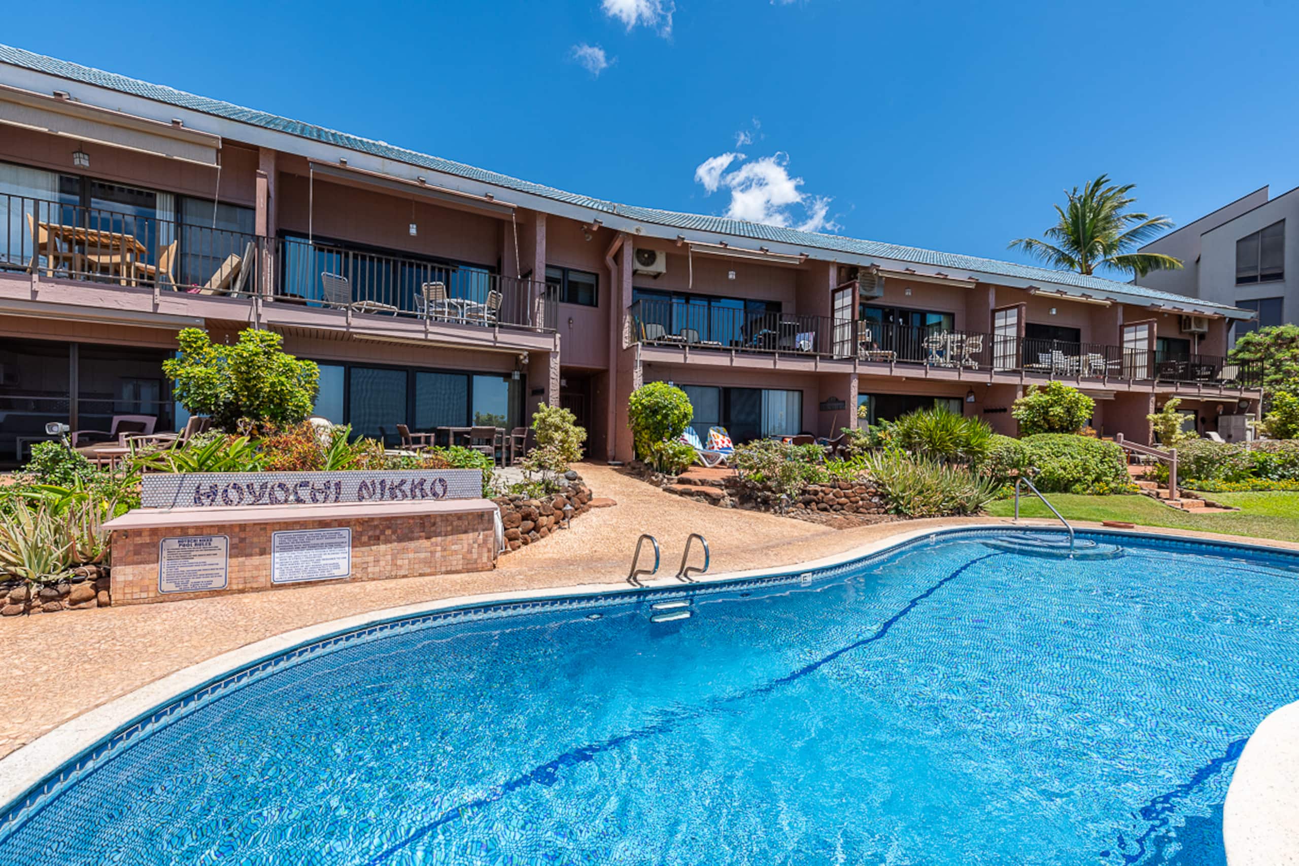 Condo in Lahaina · ★4.91 · 2 bedrooms · 3 beds · 1 bath - Image 32