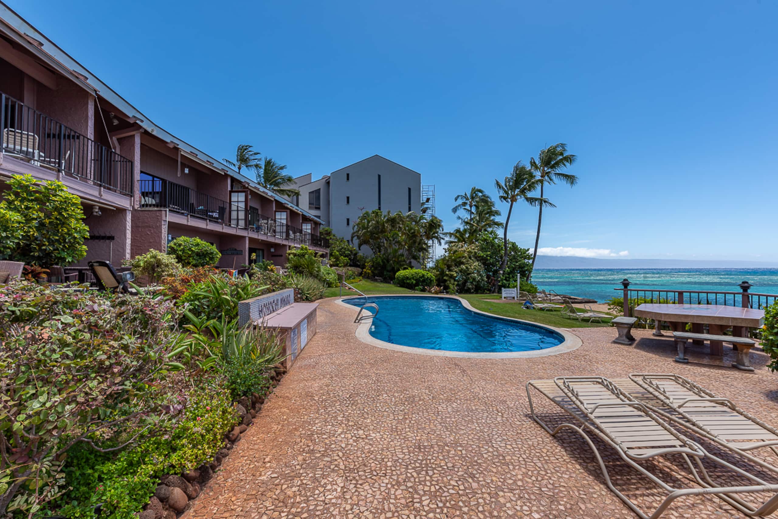Condo in Lahaina · ★4.91 · 2 bedrooms · 3 beds · 1 bath - Image 26