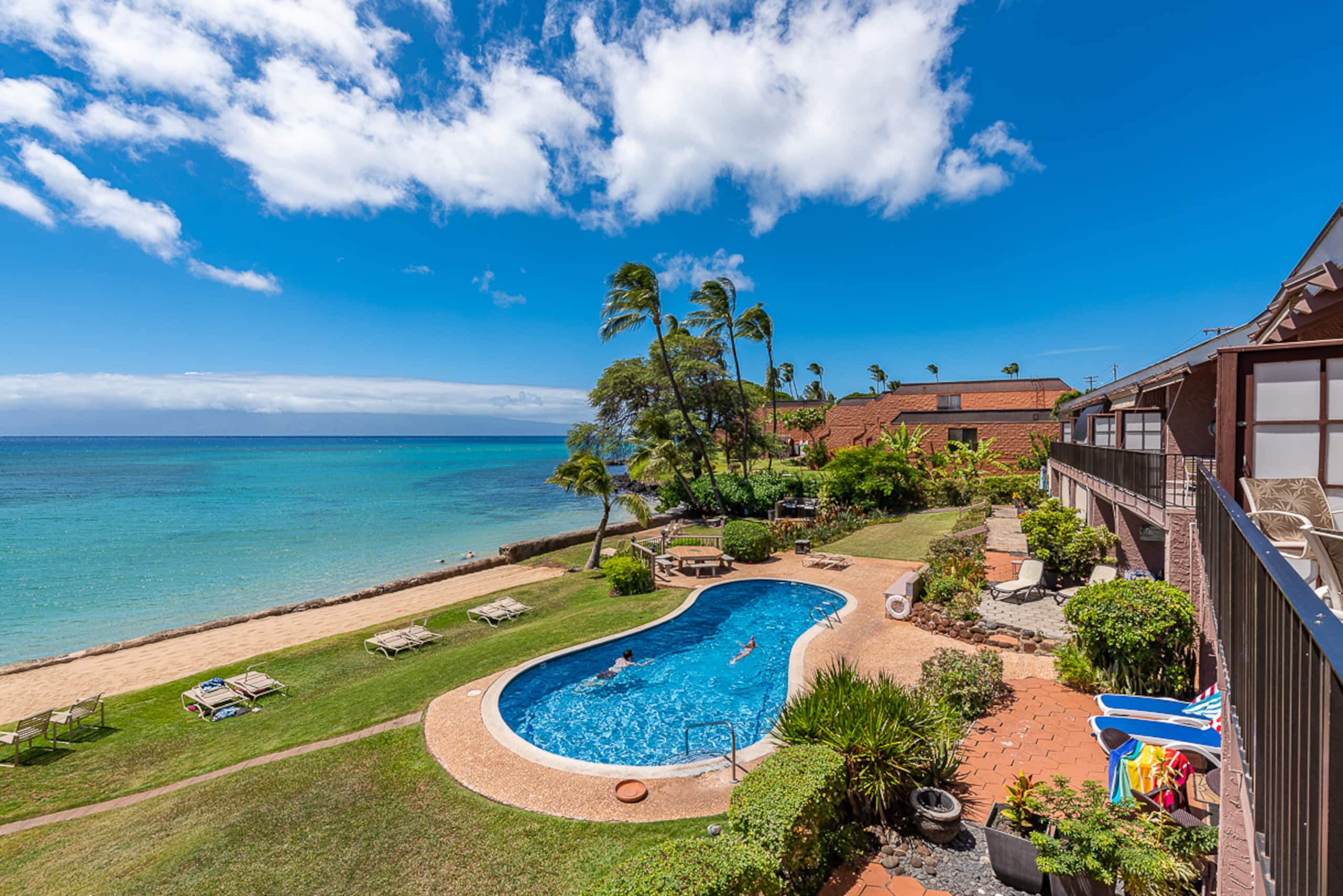 Condo in Lahaina · ★4.91 · 2 bedrooms · 3 beds · 1 bath - Image 36