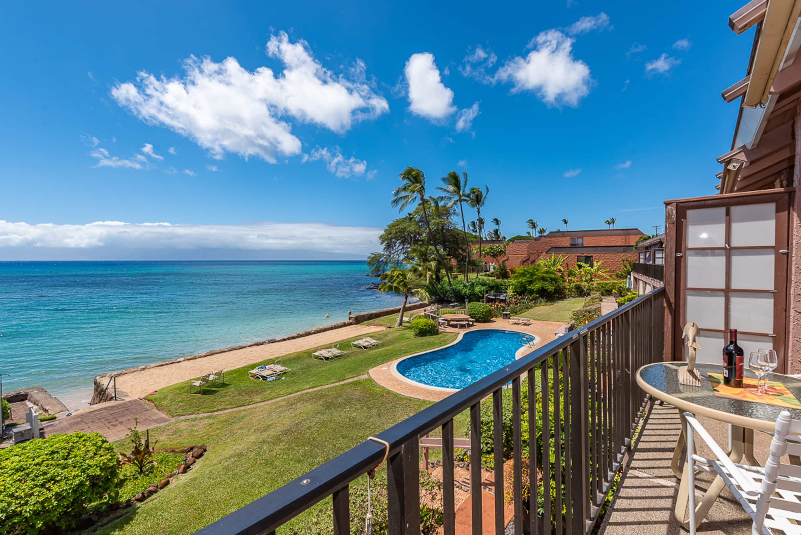 Condo in Lahaina · ★4.91 · 2 bedrooms · 3 beds · 1 bath - Image 34