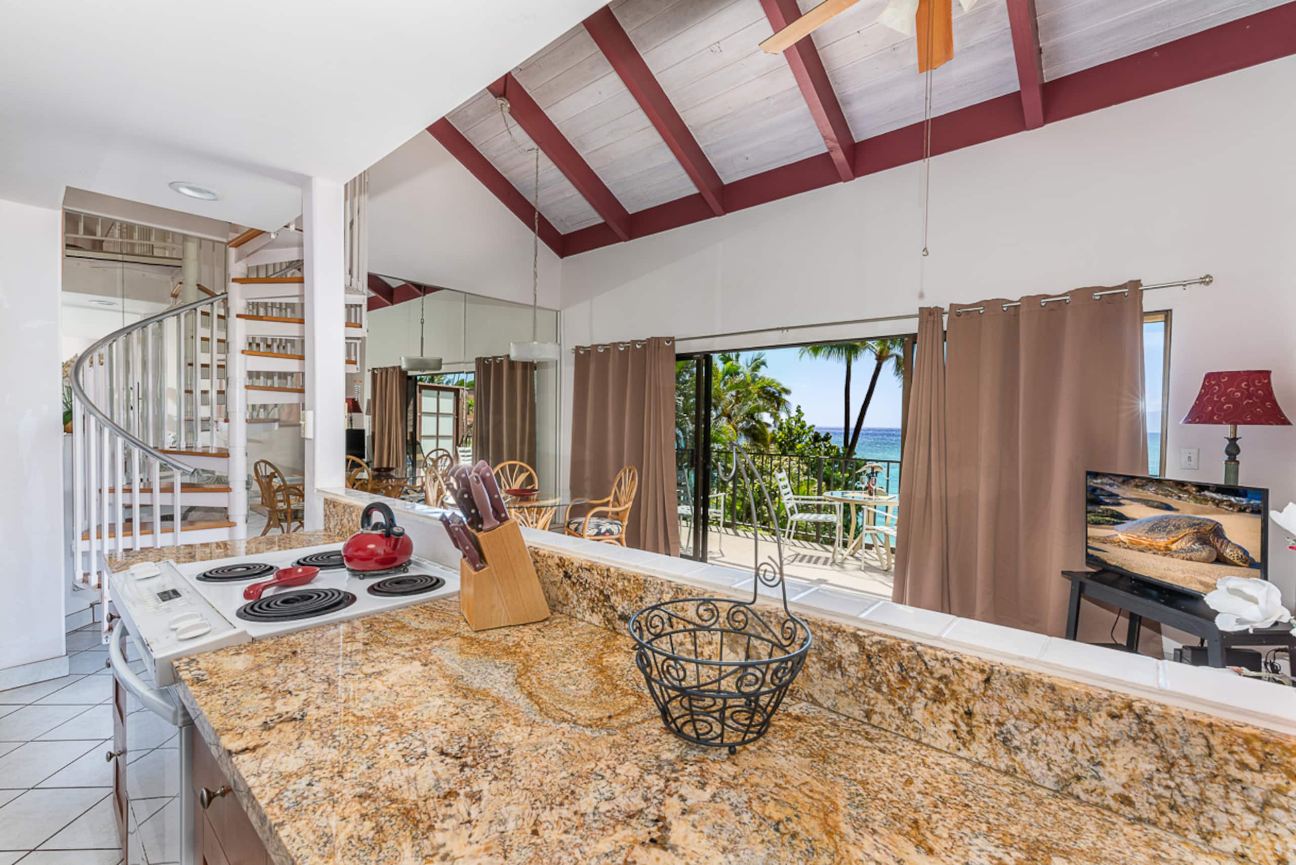 Condo in Lahaina · ★4.91 · 2 bedrooms · 3 beds · 1 bath - Image 11