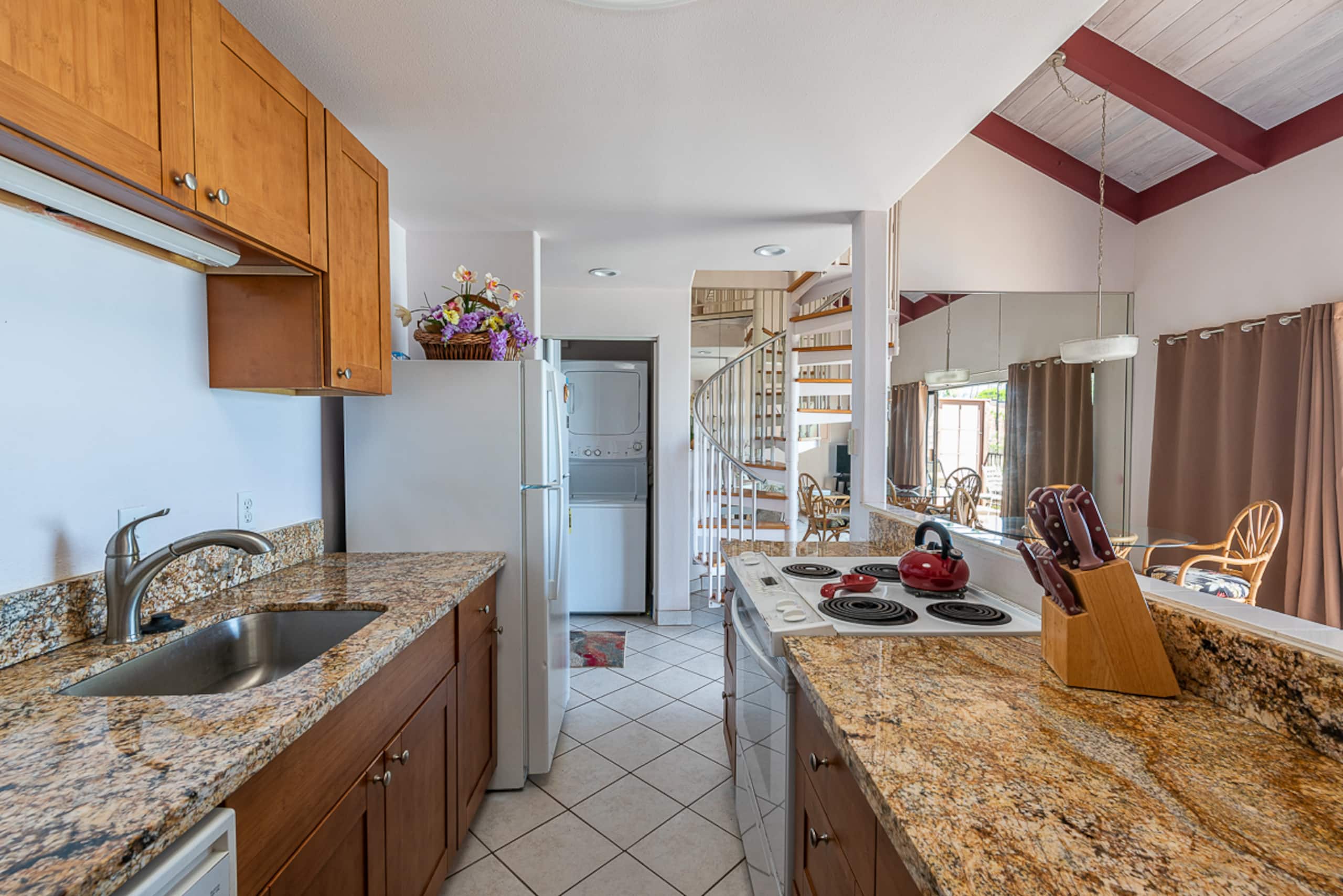 Condo in Lahaina · ★4.91 · 2 bedrooms · 3 beds · 1 bath - Image 13