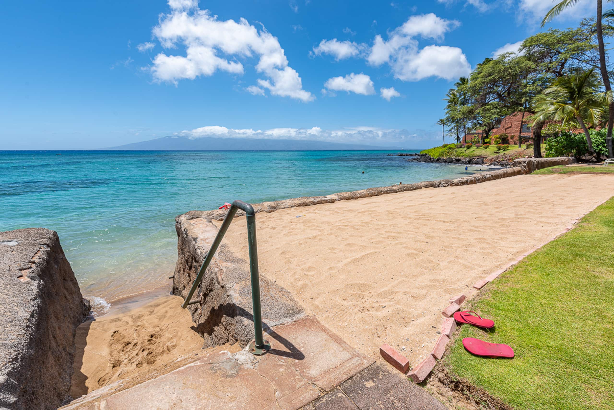 Condo in Lahaina · ★4.91 · 2 bedrooms · 3 beds · 1 bath - Image 30