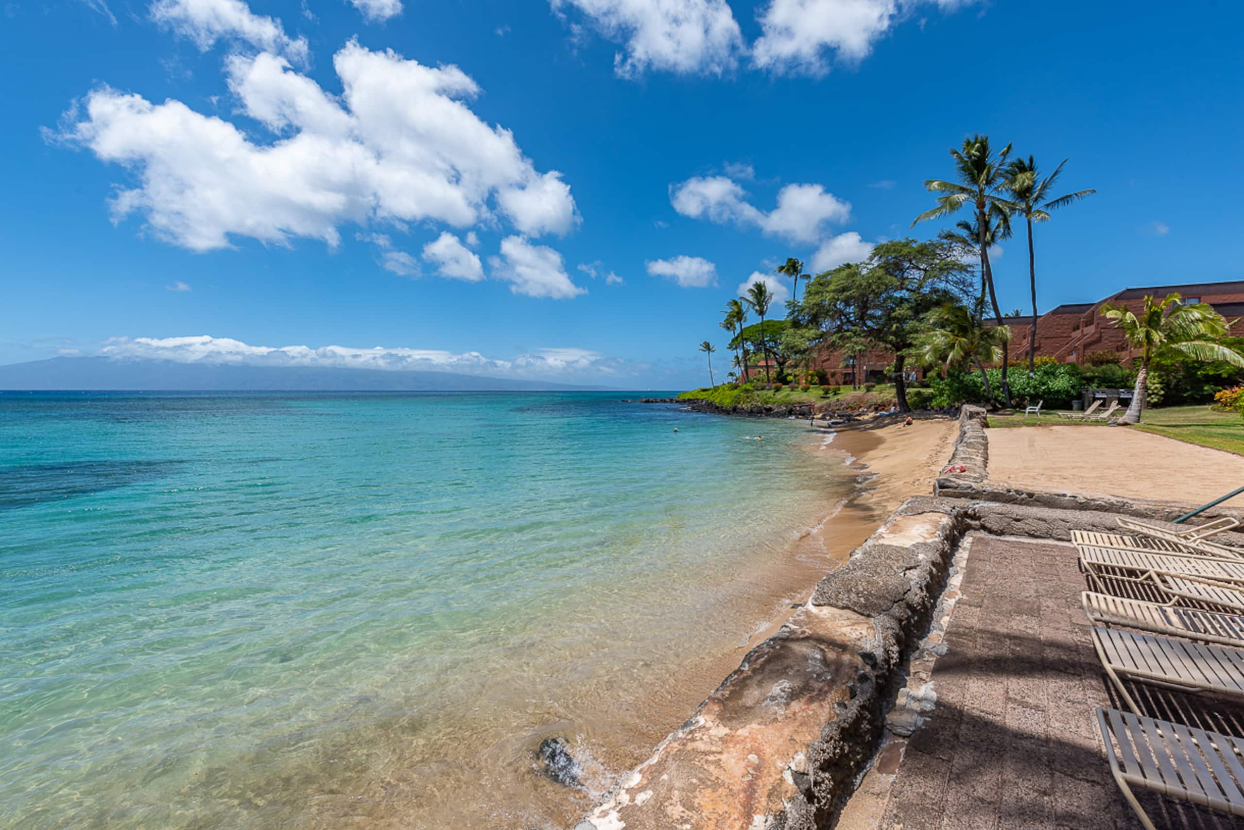 Condo in Lahaina · ★4.91 · 2 bedrooms · 3 beds · 1 bath - Image 28