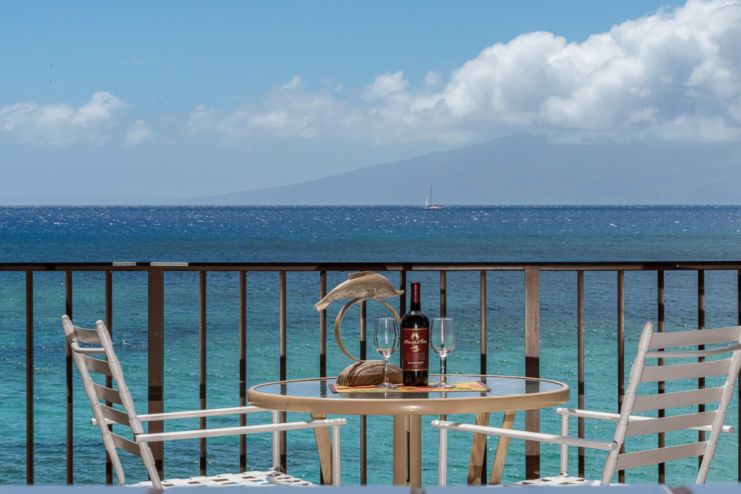 Condo in Lahaina · ★4.91 · 2 bedrooms · 3 beds · 1 bath - Image 25