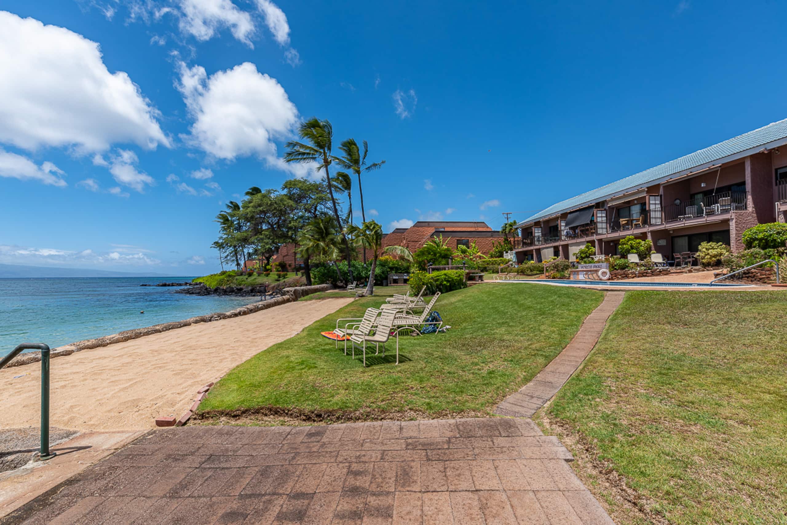 Condo in Lahaina · ★4.91 · 2 bedrooms · 3 beds · 1 bath - Image 27