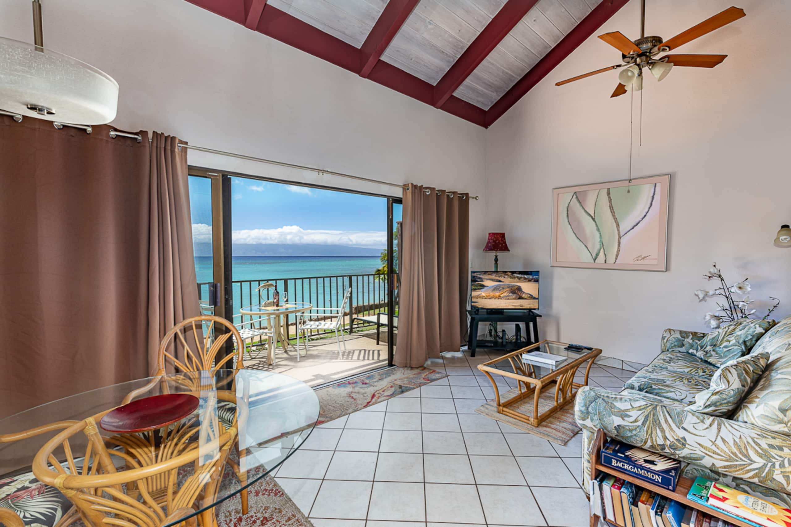 Condo in Lahaina · ★4.91 · 2 bedrooms · 3 beds · 1 bath - Image 6