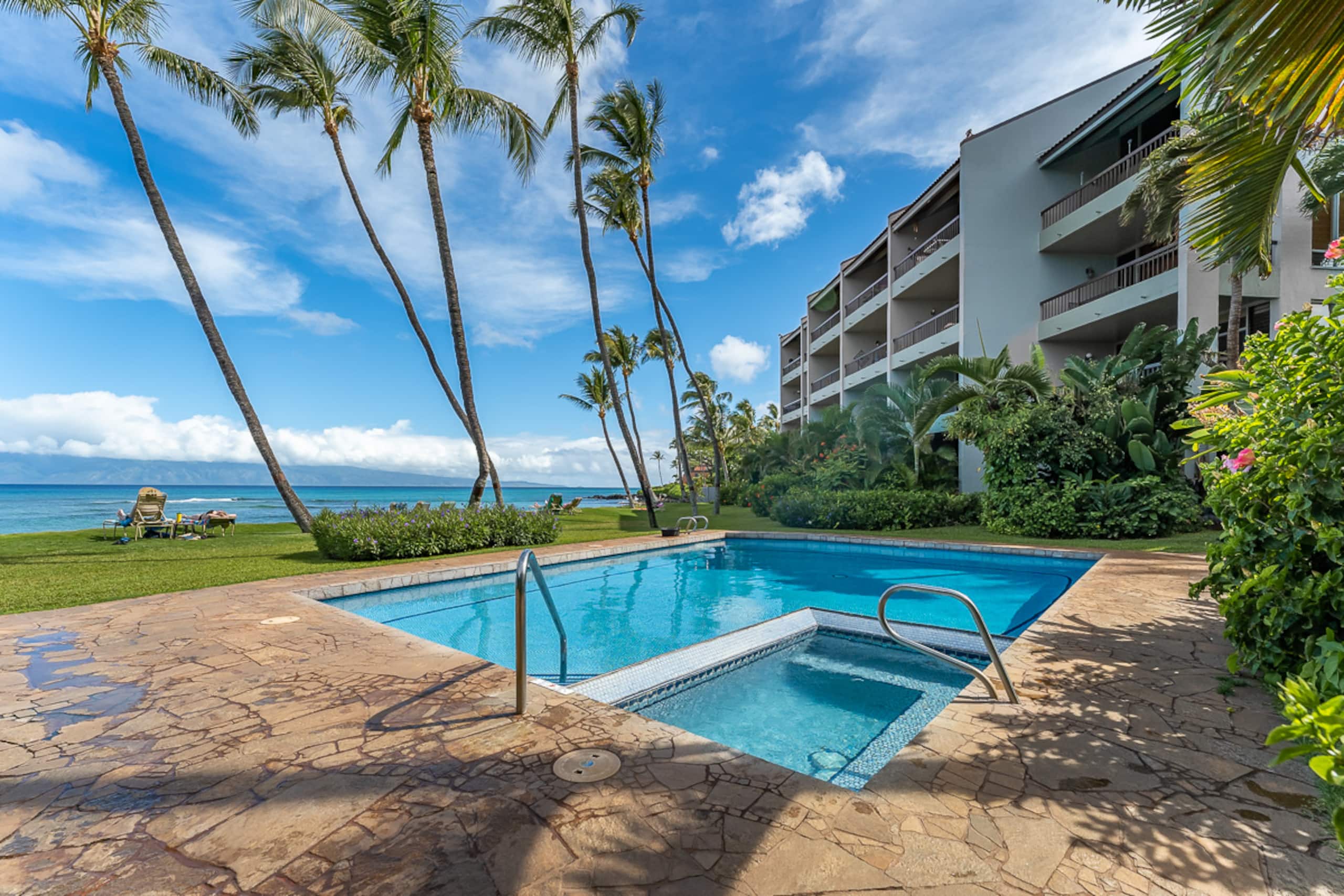 Condo in Lahaina · ★4.79 · 2 bedrooms · 3 beds · 2 private baths - Image 35