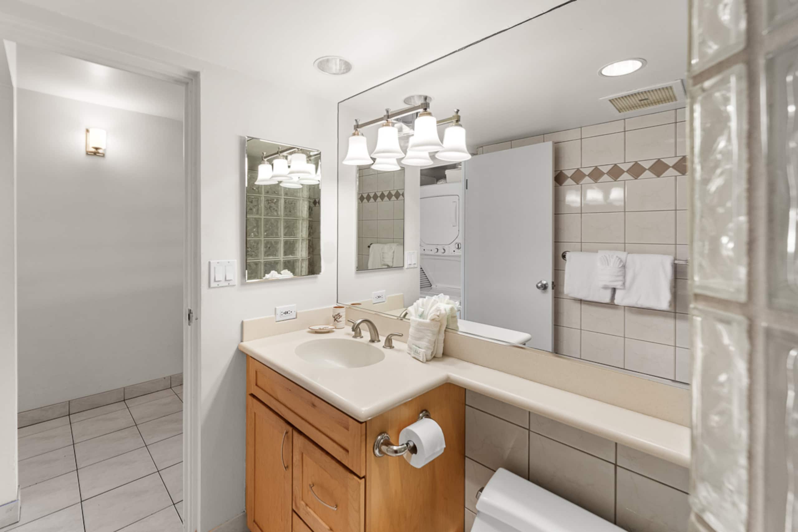 Condo in Lahaina · ★4.79 · 2 bedrooms · 3 beds · 2 private baths - Image 18