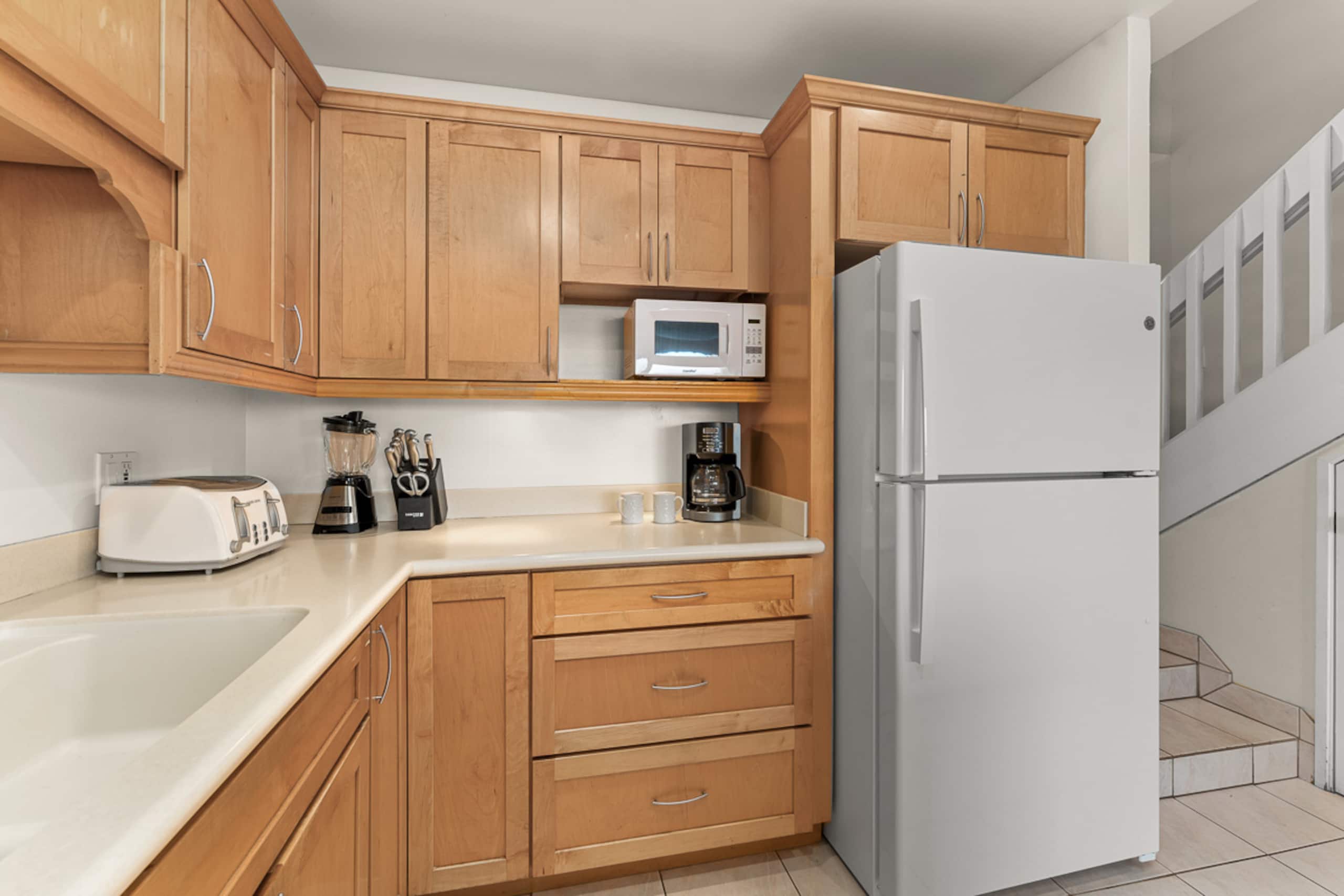 Condo in Lahaina · ★4.79 · 2 bedrooms · 3 beds · 2 private baths - Image 11