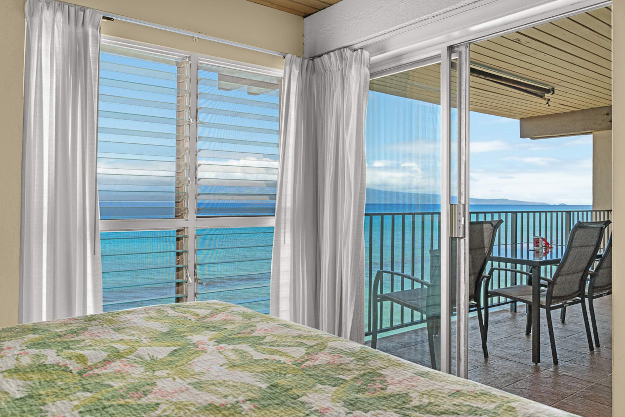 Condo in Lahaina · ★4.91 · 2 bedrooms · 4 beds · 1.5 private baths - Image 24