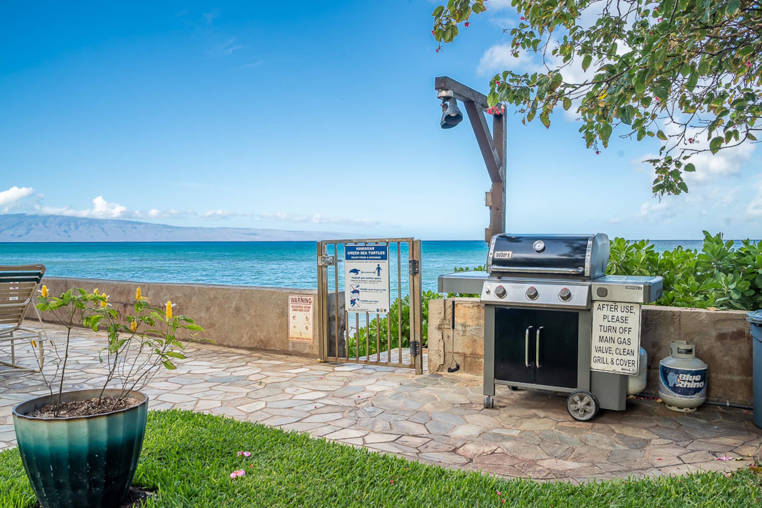Condo in Lahaina · ★4.91 · 2 bedrooms · 4 beds · 1.5 private baths - Image 35