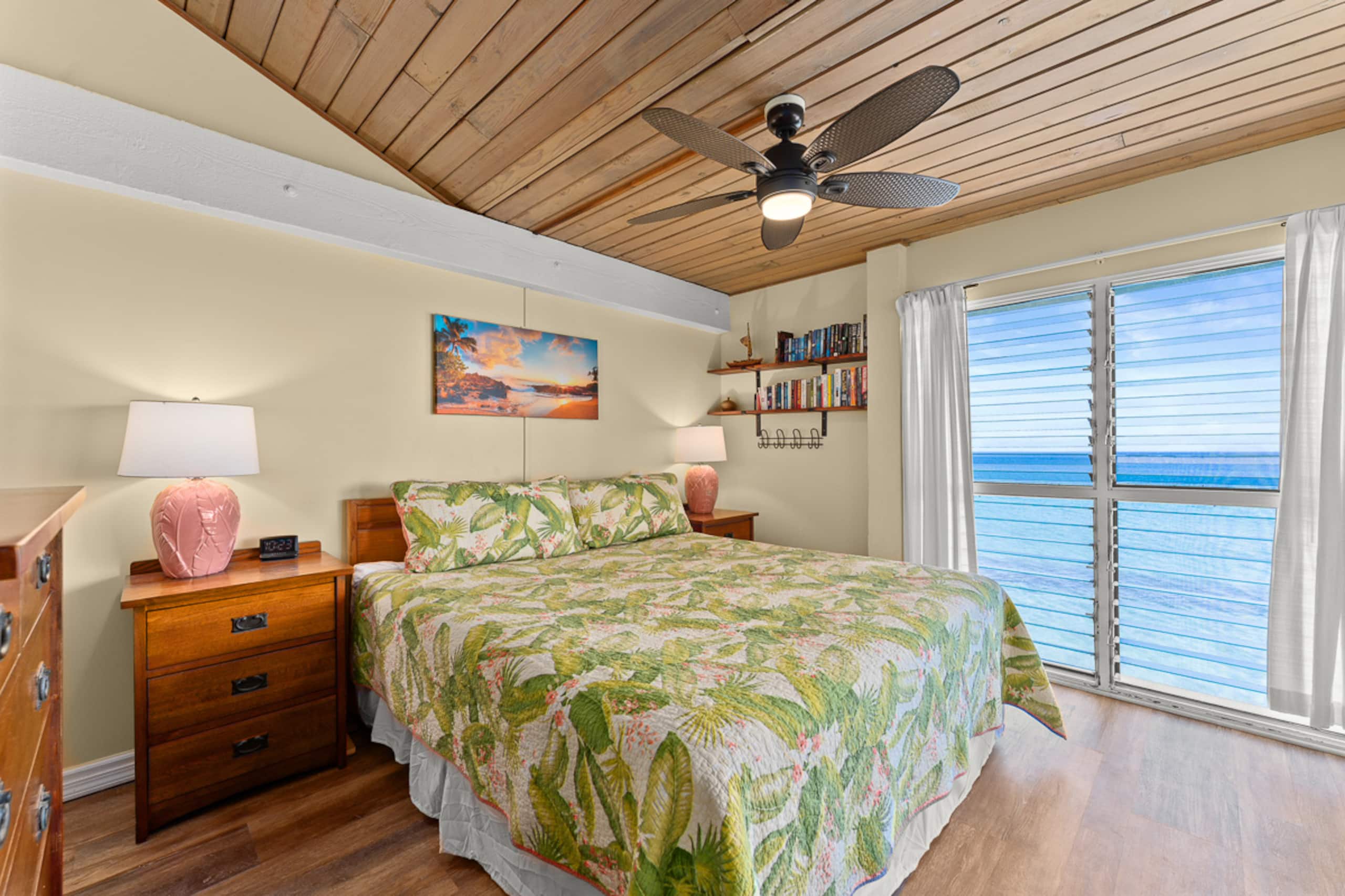 Condo in Lahaina · ★4.91 · 2 bedrooms · 4 beds · 1.5 private baths - Image 21