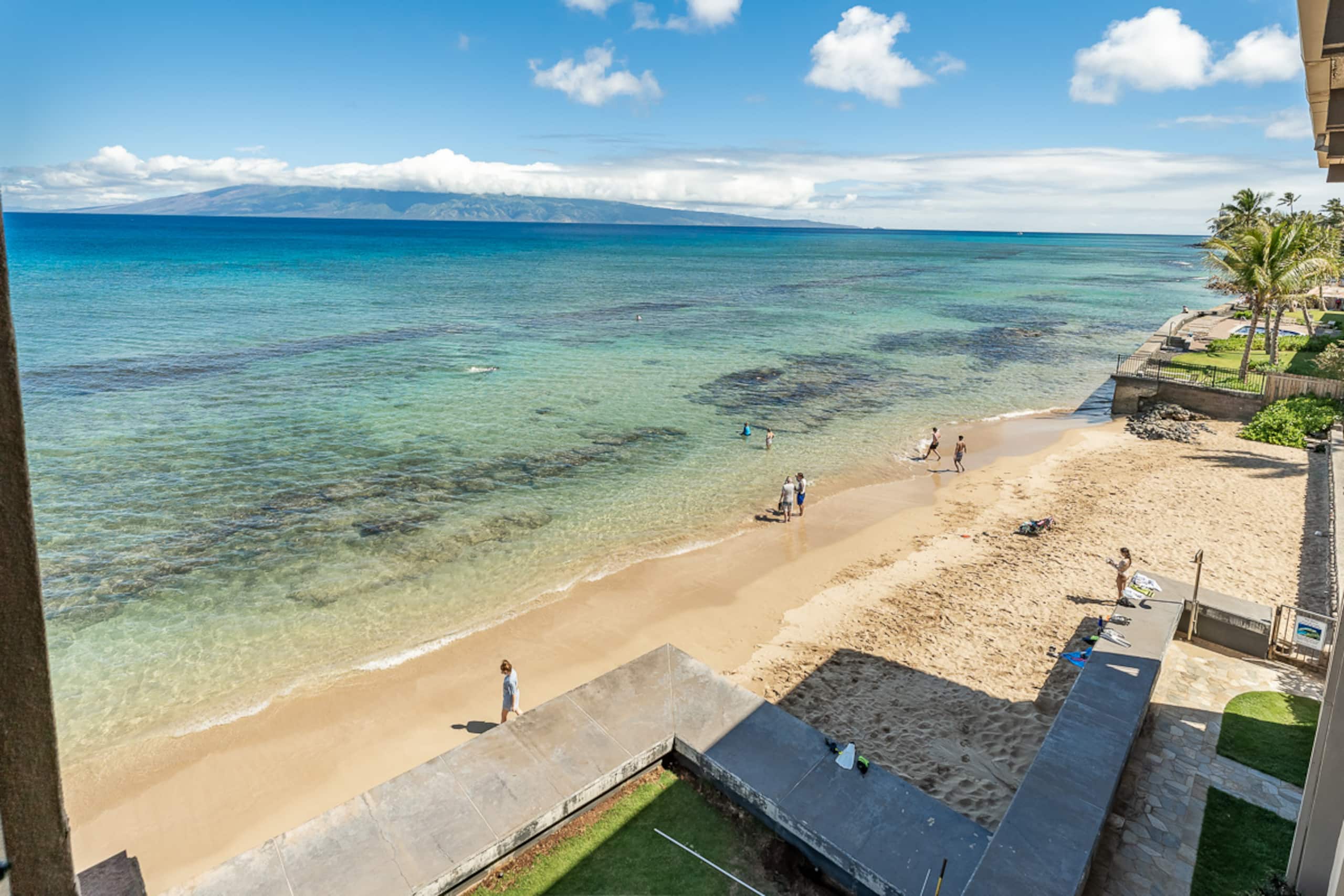 Condo in Lahaina · ★4.91 · 2 bedrooms · 4 beds · 1.5 private baths - Image 38