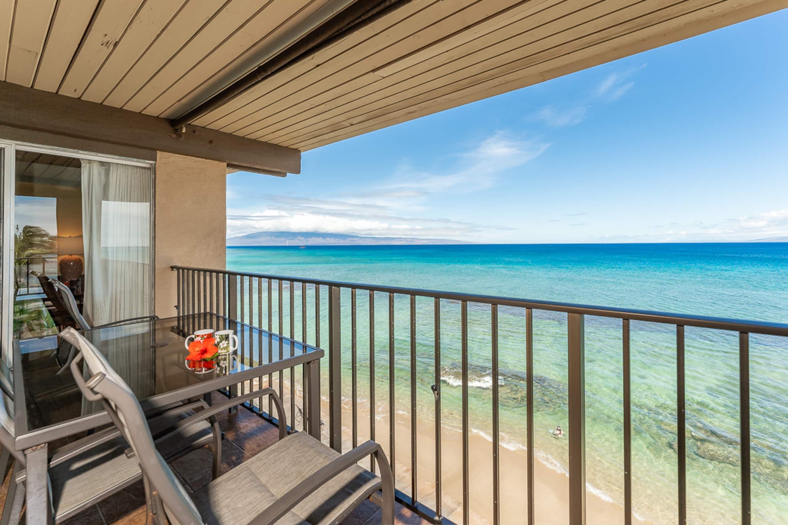 Condo in Lahaina · ★4.91 · 2 bedrooms · 4 beds · 1.5 private baths - Image 30