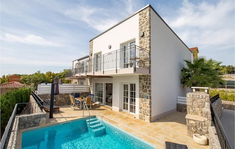 Beach front home in Kornic