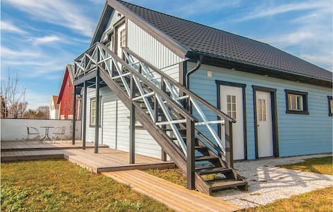 Nice apartment in Klintehamn with WiFi