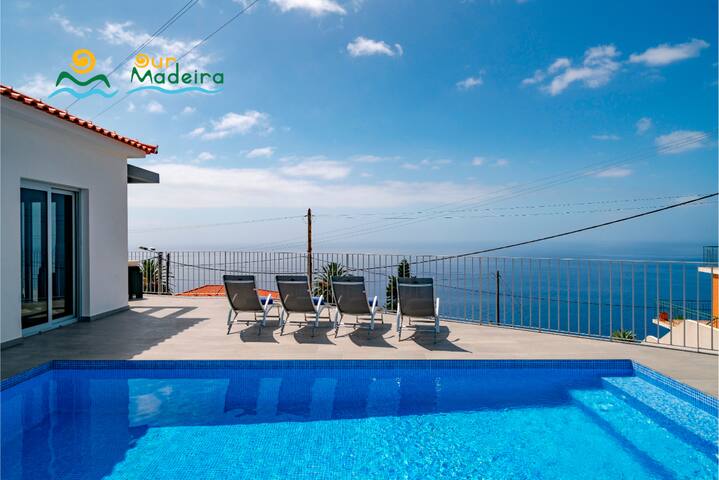 Entire home with 4 bedrooms in Madeira - Beautiful Modern Villa in Calheta – CalhetaScape