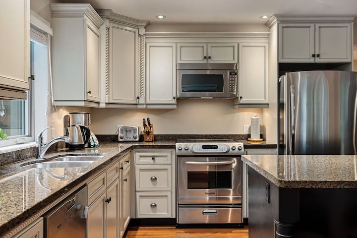 Harmony Whistler Vacations Ltd. managed Airbnb listing 1