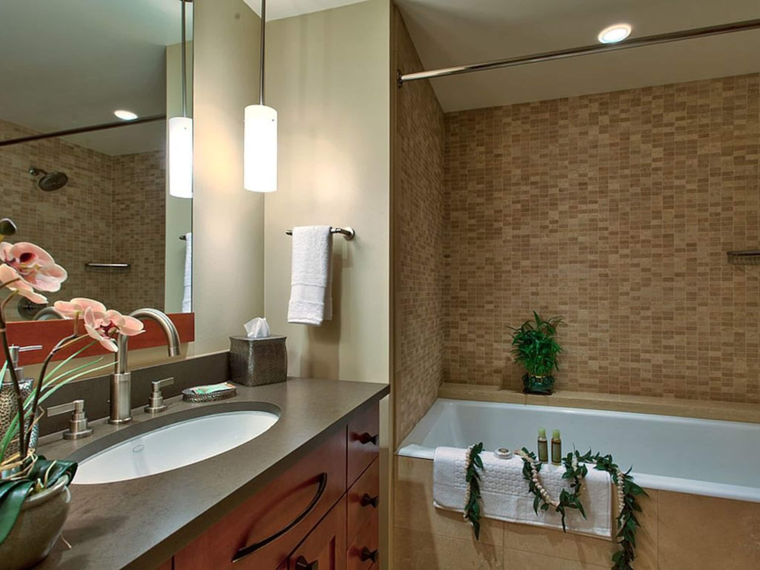 Villa in Honolulu County · ★4.84 · 3 bedrooms · 4 beds · 3 private baths - Image 21