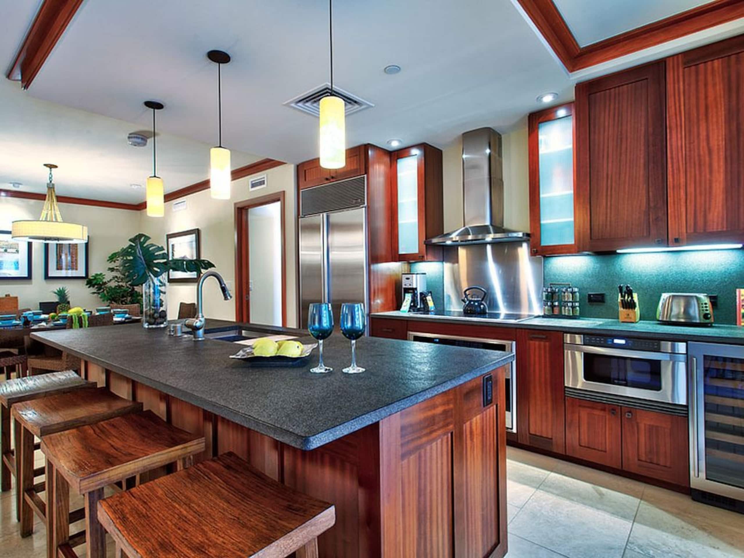 Villa in Honolulu County · ★4.84 · 3 bedrooms · 4 beds · 3 private baths - Image 14