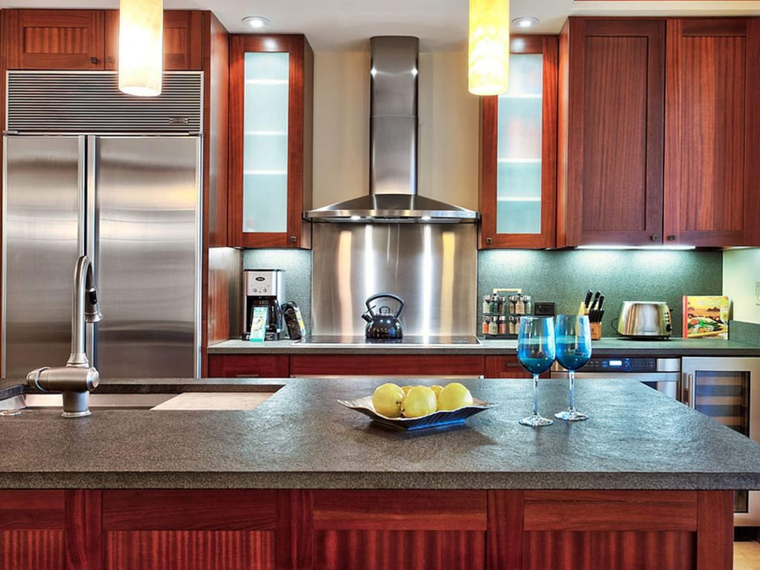 Villa in Honolulu County · ★4.84 · 3 bedrooms · 4 beds · 3 private baths - Image 12