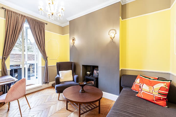 Stylish Hyde Park Gem - London