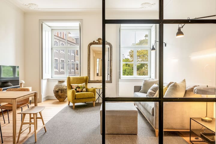 Beautiful Flat near Pç. do Comércio by LovelyStay