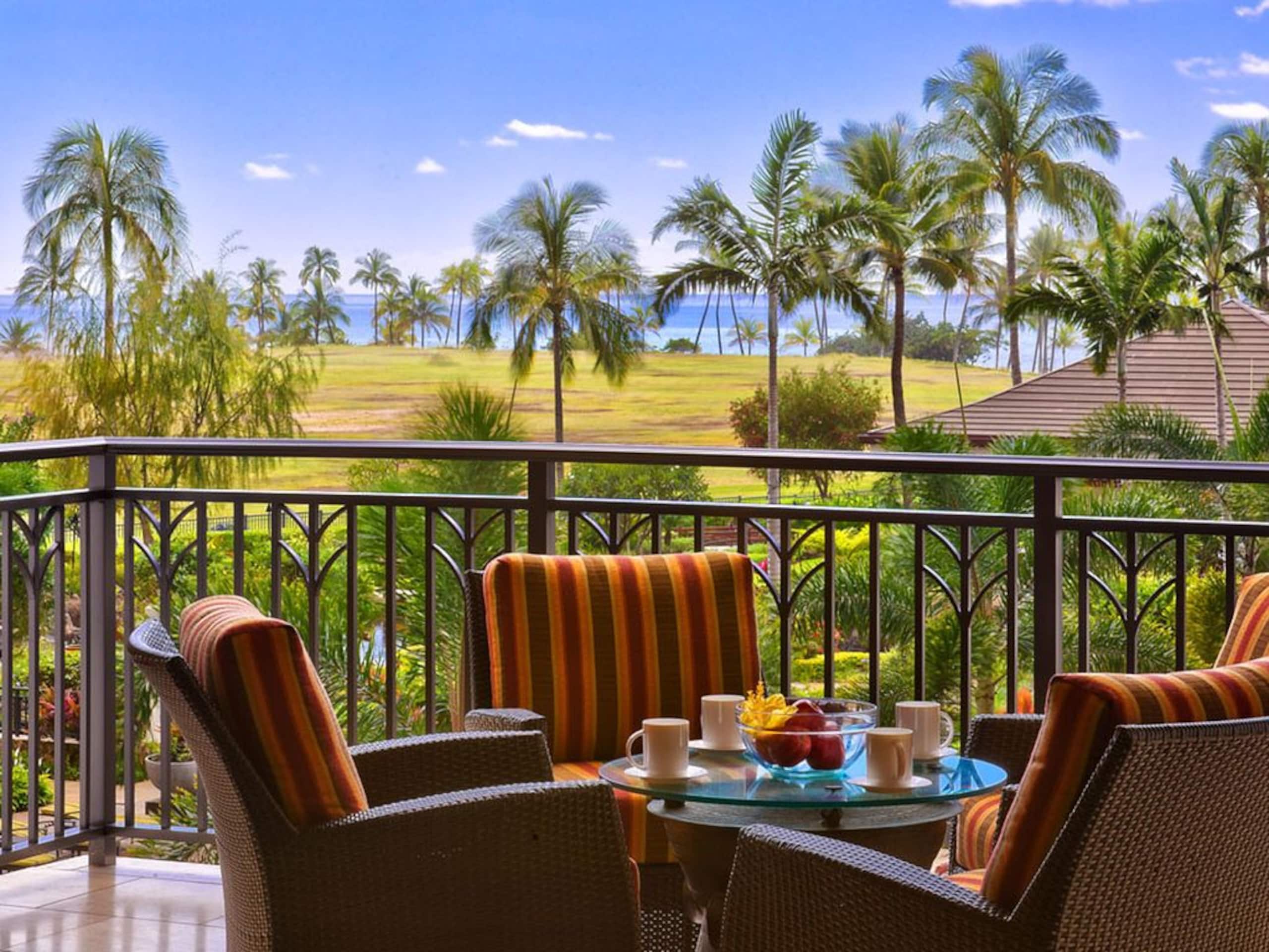 Villa in Honolulu County · ★4.84 · 3 bedrooms · 5 beds · 2.5 baths - Image 3
