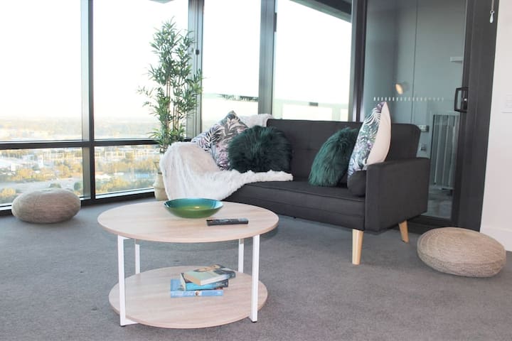 Modern Apt – Stunning city views – Olympic Park