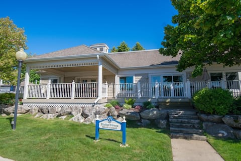 Luxury Harbor House, Pet-Friendly