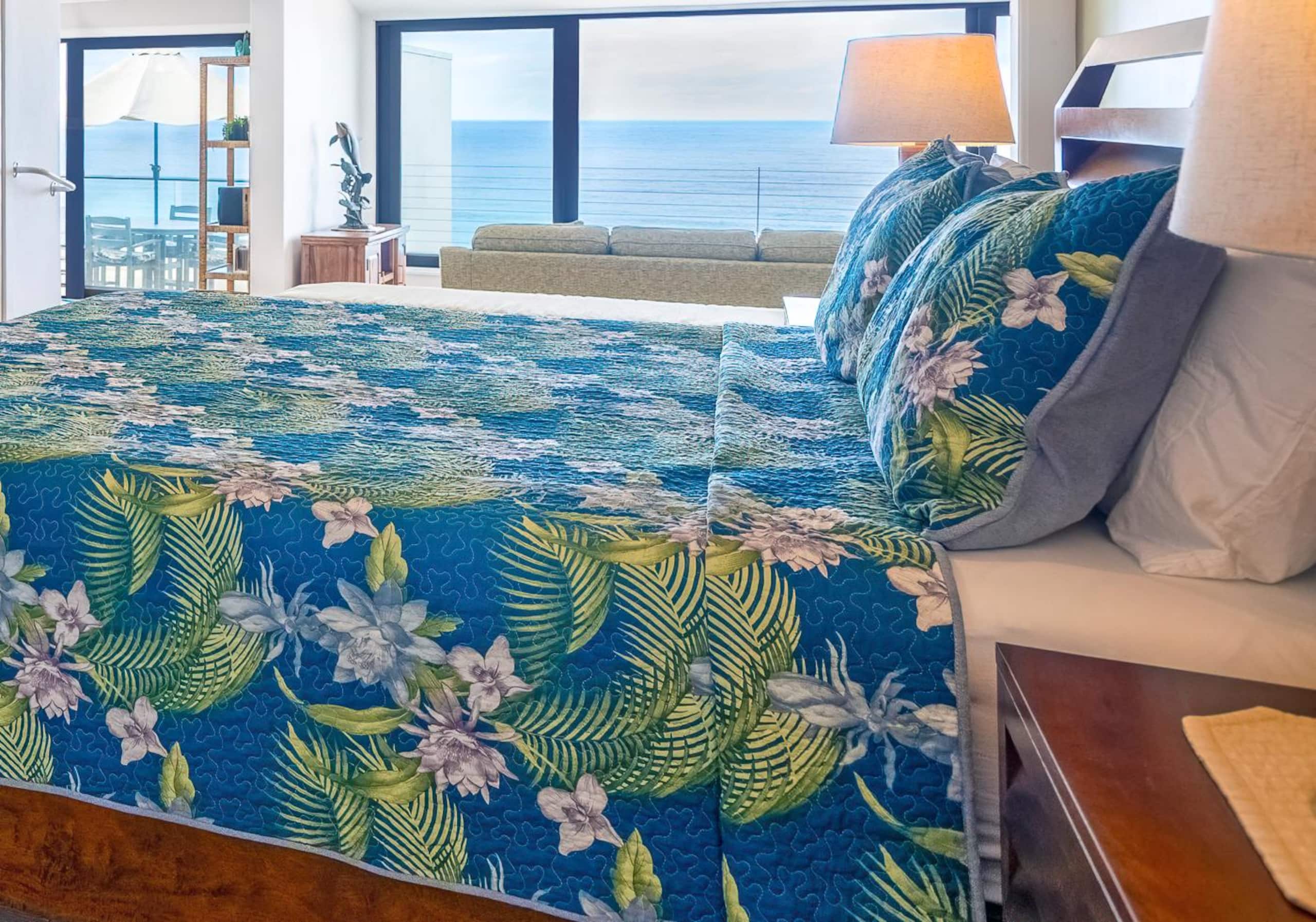 Condo in Princeville · ★4.65 · 2 bedrooms · 4 beds · 2 baths - Image 2