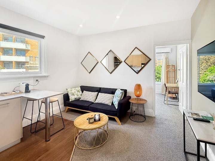 Serviced North Sydney Apt | Walk To Metro - North Sydney