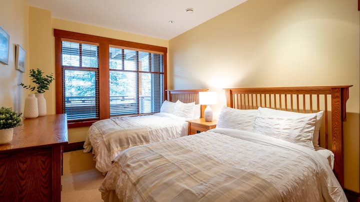 Долен етаж - 4 - та спалня с 2 двойни легла