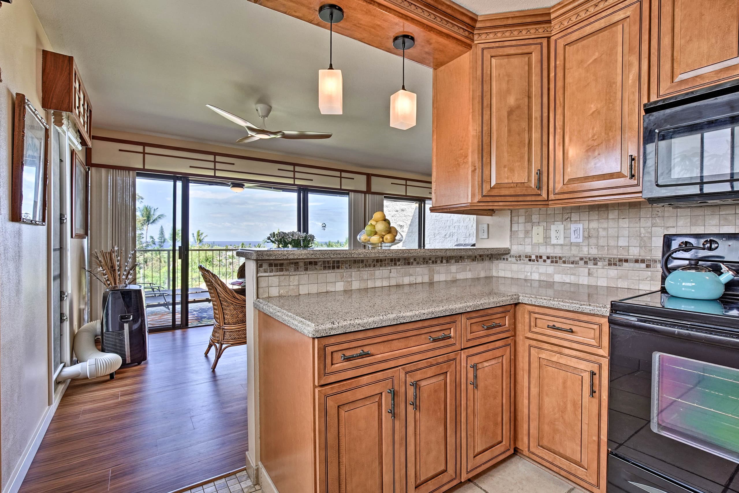 Condo in Kailua-Kona · ★4.97 · 2 bedrooms · 2 beds · 2 shared baths - Image 10